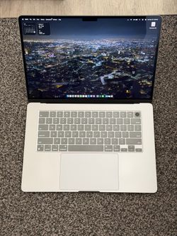 Apple MacBook Air 15” M2 in Space Gray (Upgraded)