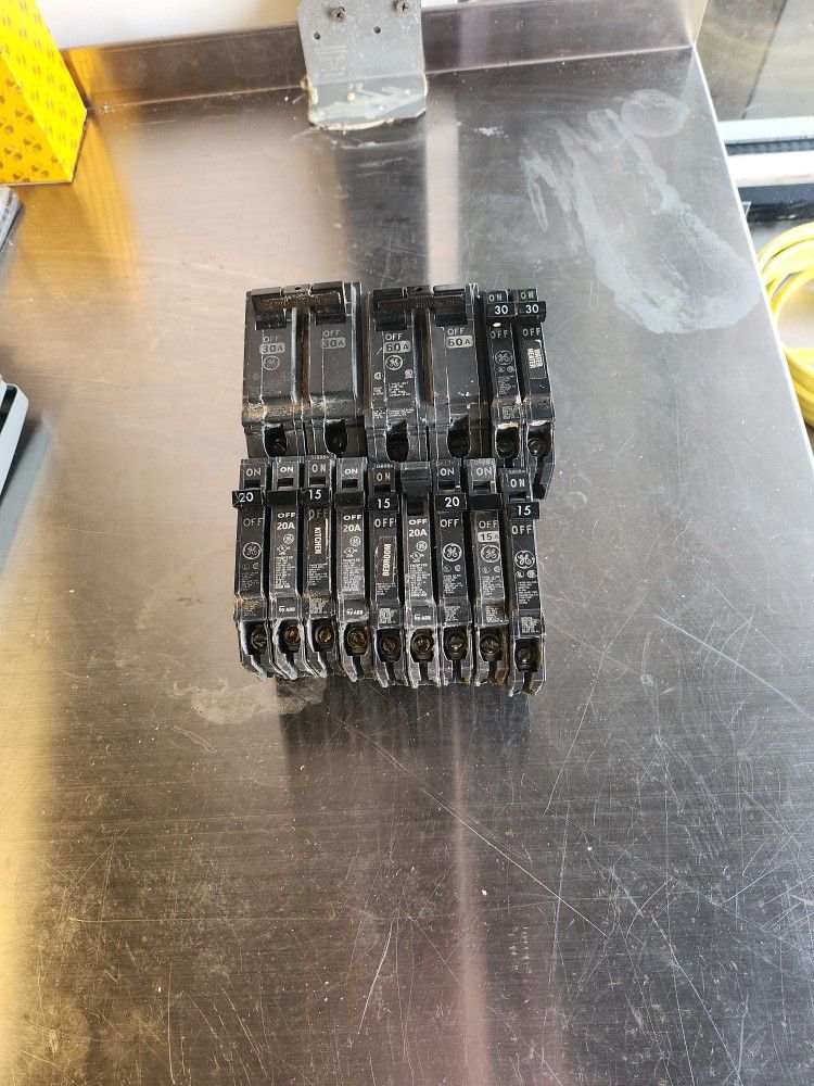 All General Electric Brackers Different Amp