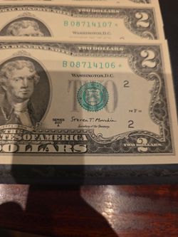 5 billetes de 2 dólares nuevos y seri en secuencia