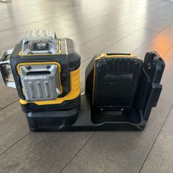 Dewalt 20v /12v 360° Green Laser Level 