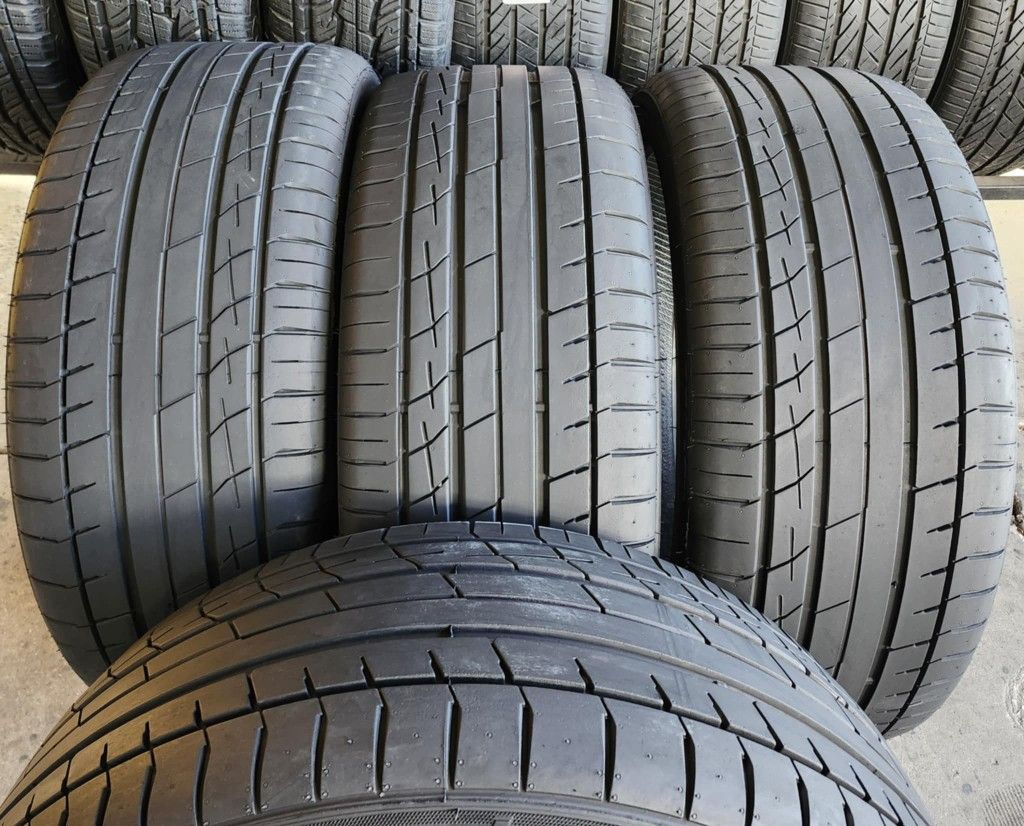 285 35 22 ACcelera Low Pro Tire Set