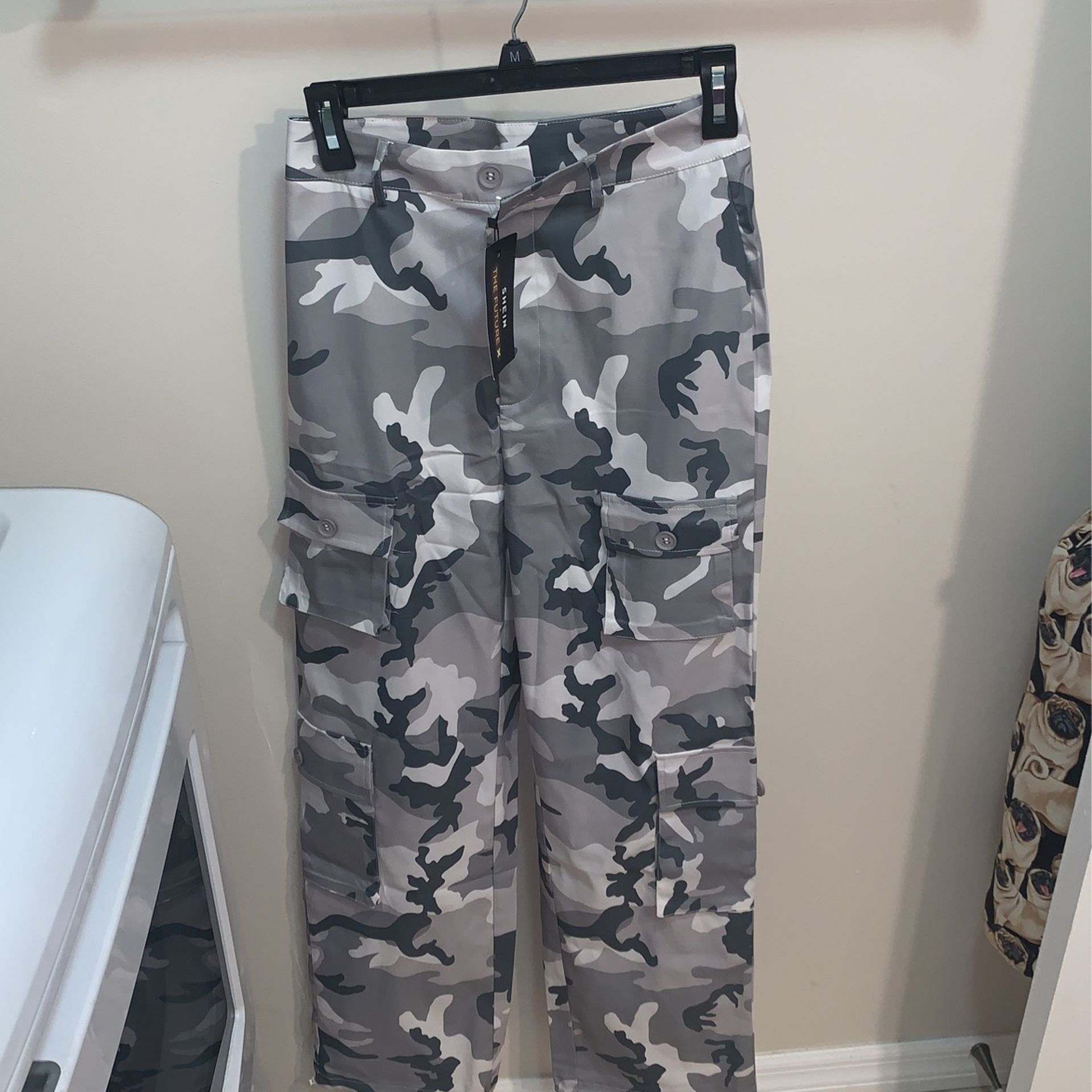 SHEIN Coolane Camo Print Flap Pocket Cargo Pants Brand New With Tags Size Small 4 Women’s
