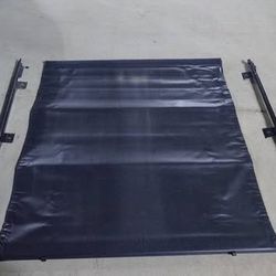 2023 Toyota Tacoma Gator Tonneau Cover