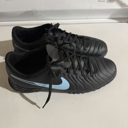 Nike Artificial Grass Shoes For Men Size 10 