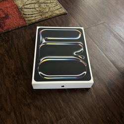 iPad Pro 13-inch M4 Chip 1TB Wi-Fi + Cellular AT&T Mano Texture Glass  READ DESCRIPTION PICK UP ONLY NO TRADE 👉FIRM ON PRICE👈ONLY CASH 💵💲1350