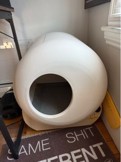 Furry tail litter box