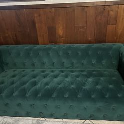 Green Velveth Couch 