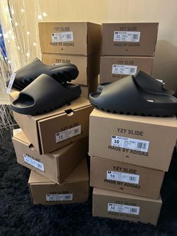 Onyx yeezy slides