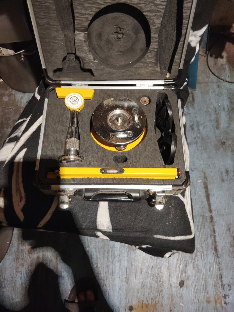 Universal Laser Level Serveying Instrument