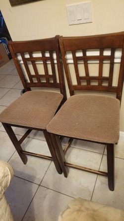 2 Counter Height Barstools
