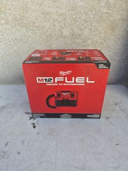 Milwaukee
M12 FUEL 12-Volt Lithium-Ion Cordless 1.6 Gal. Wet/Dry Vacuum (Vacuum-Only)