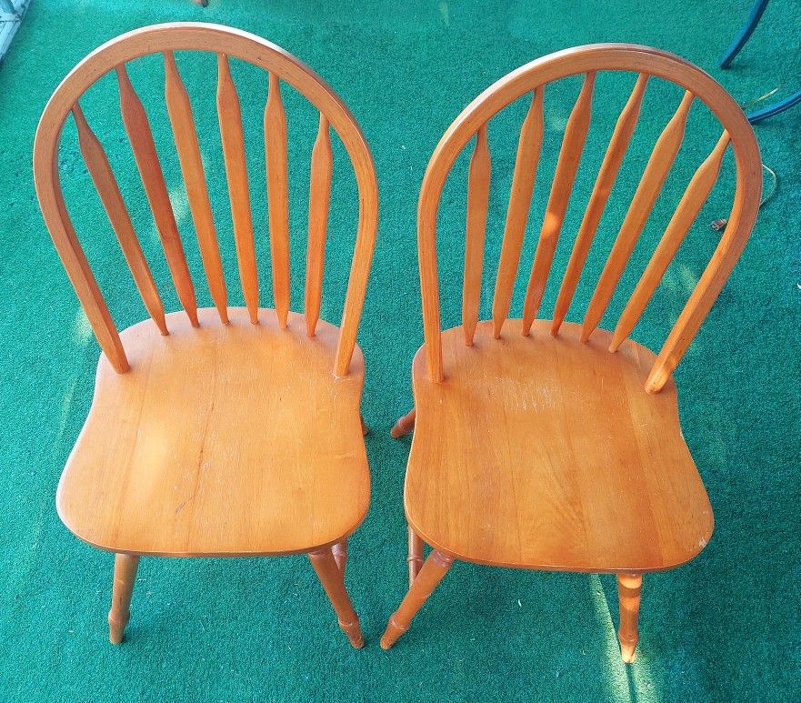 WOODEN CHAIRS 