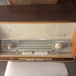 Saba 300 Automatic /11 Console Stereo AM FM SW Radio