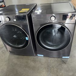 LG Washer And Gas Dryer New 