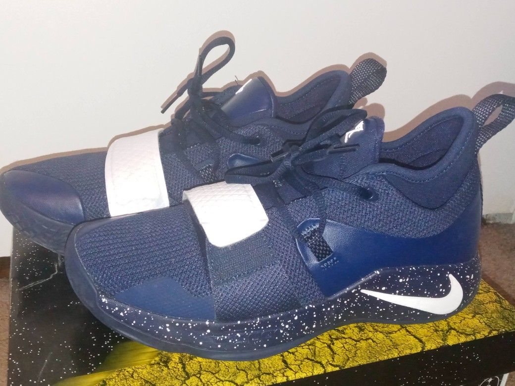 Nike Men's PG TB Basketball Shoes