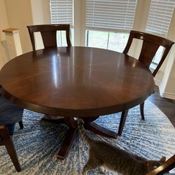 Extendable Round Wood Dining Table + 4 Chairs