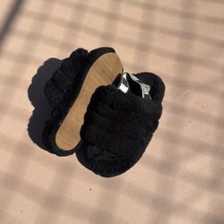 UGG Slippers Youth 4 - Slightly Used