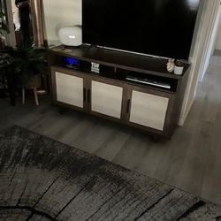 TV Cabinet Stand/Consule