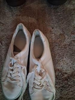 White sneakers size 9