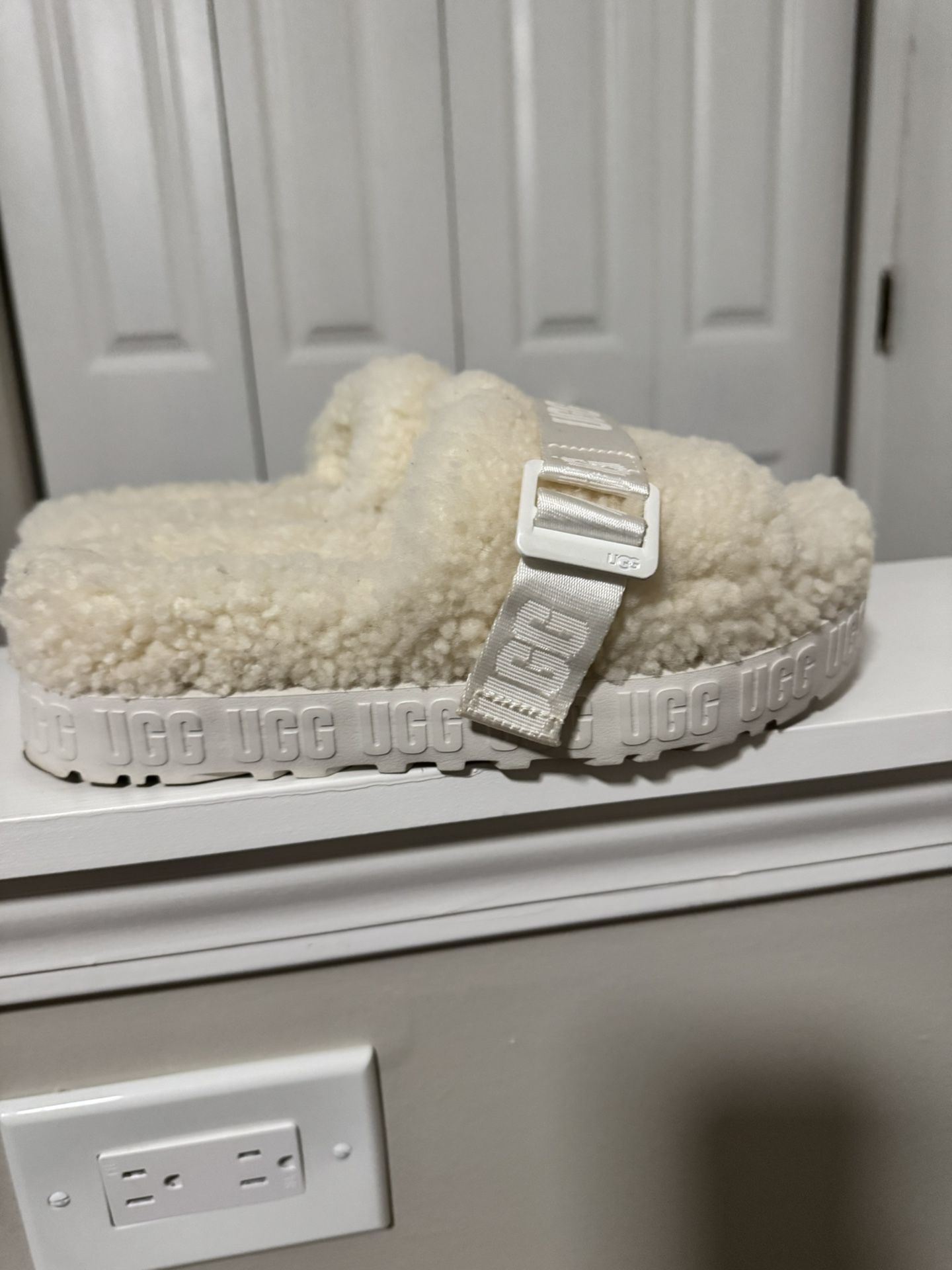 UGG Fluffita FlatForm