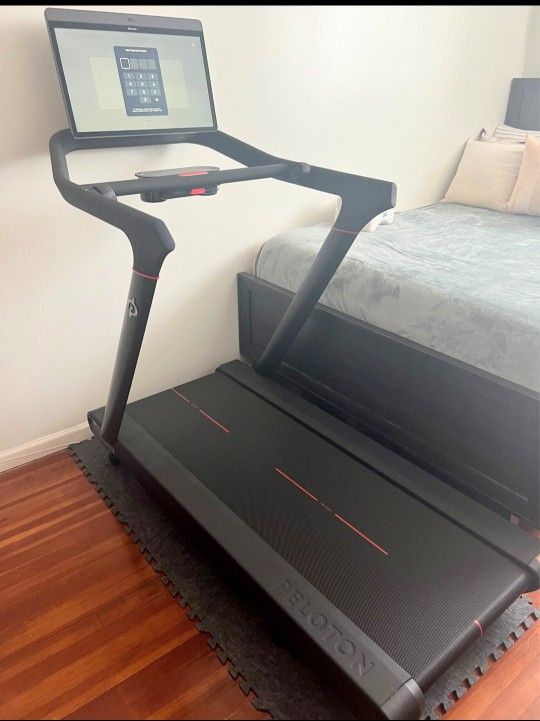 Peloton Tread Like-New