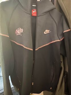 Nike Syna Tech