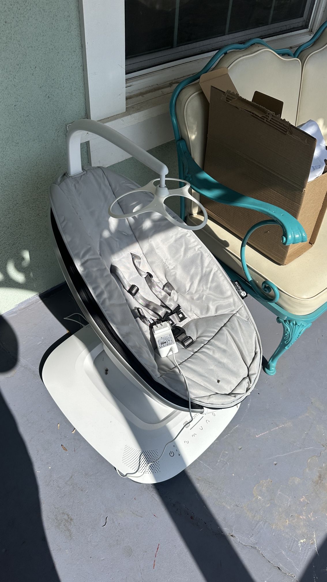 Mamaroo Baby Swing chair