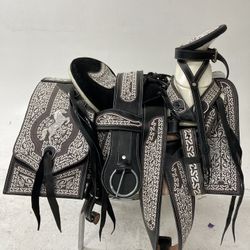 Montura Charra Bordada Conncantinas Cusdradas