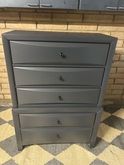 5 drawer dark gray dresser