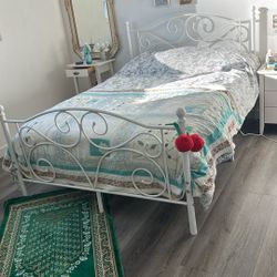 Full Size Bed Frame And Mattress 