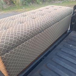 Couch Chest Otterman 