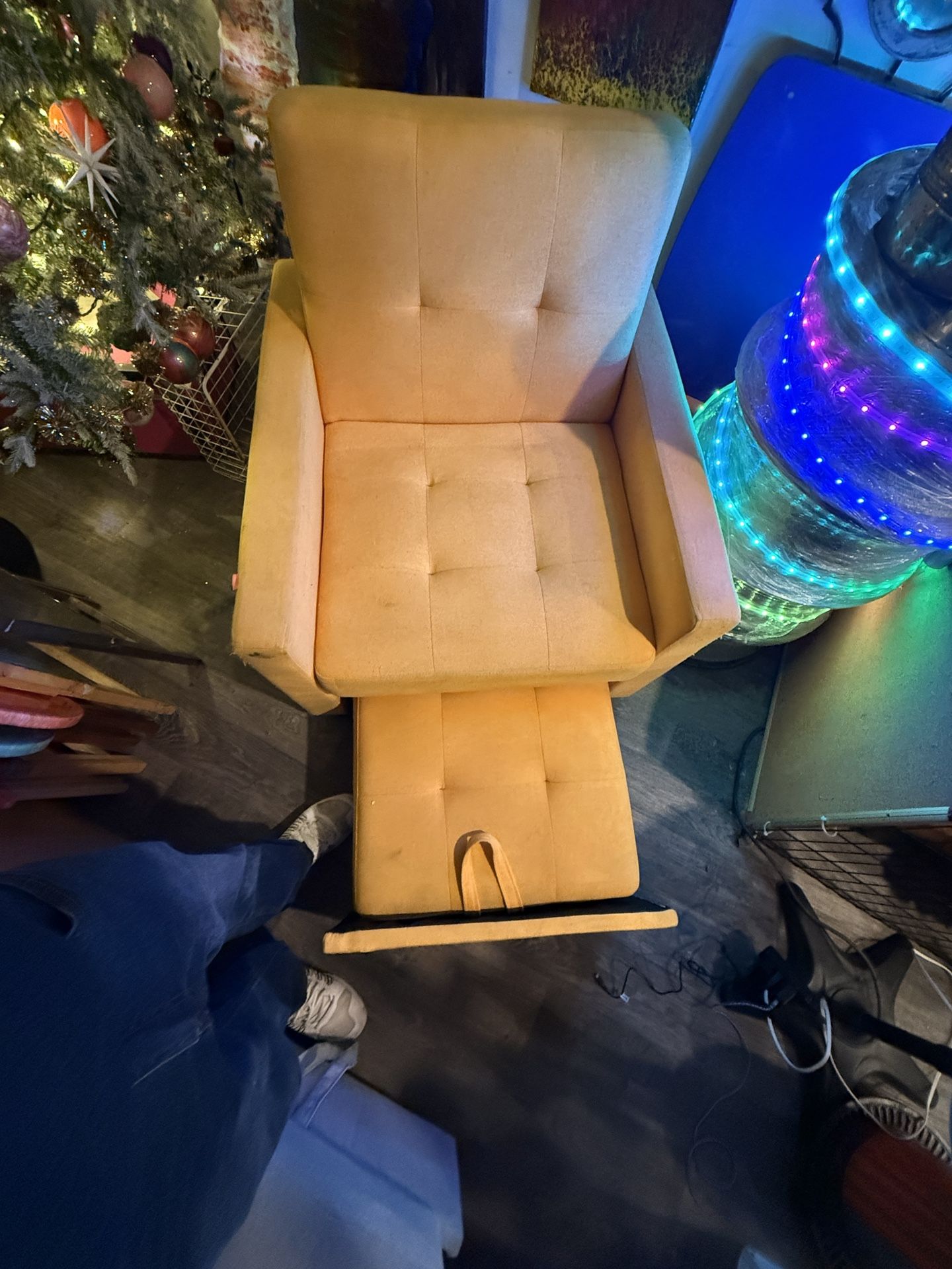 3 In 1 Space Saving Sleeper Chair! Bed Converts From A Chair To A Recliner To A Bed With Multi position Back Rest. Very Clever Very Useful