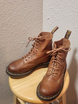 Doc Martens Women Leather Pascal Boots-6