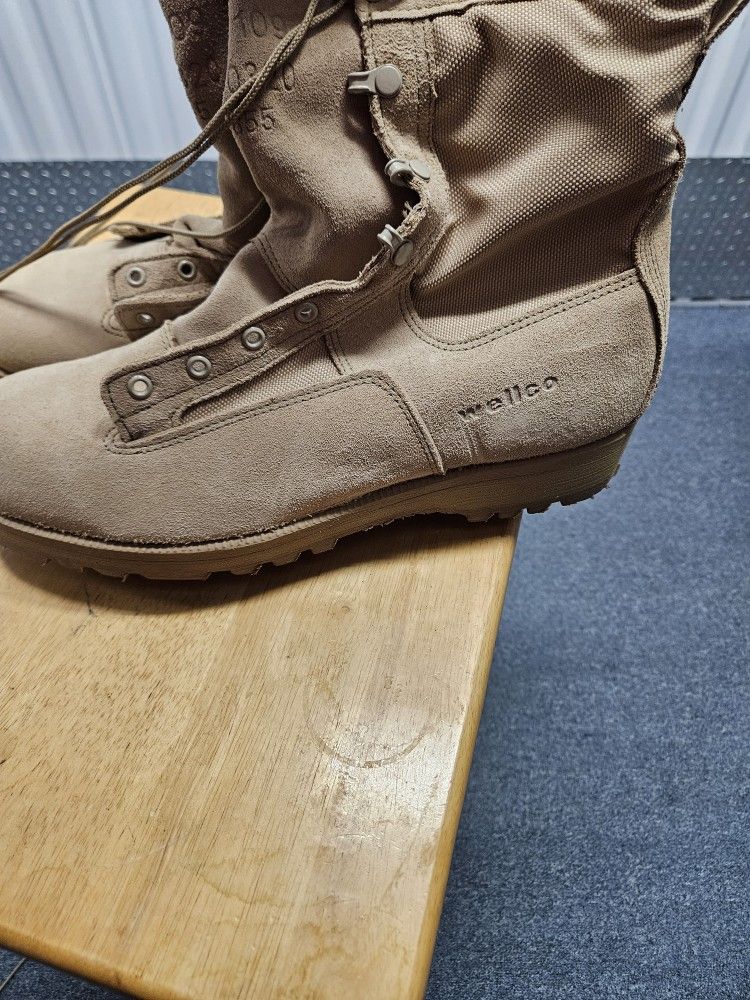 Wellco Desert Tan Combat Military Boots ....size 13 Mens
