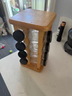 Rotating spice rack