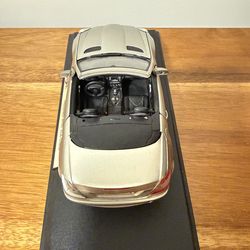 Maisto 2004 Mercedes Benz SLK Class Spider Silver 1:18 Rare-"Read Description"