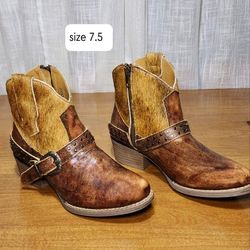 NEW - Sterling River Boots,  Leather Booties, Size 7.5