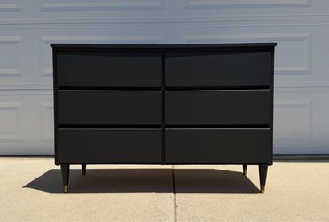 6 Drawer Mid Century Dresser / Color: Black