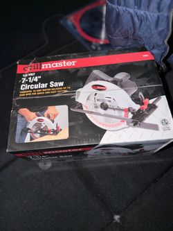 Brand new circular saw