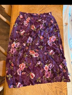 Floral mid length skirt size large