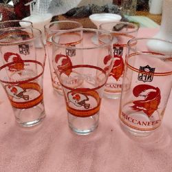 6 1980s Throwback Buccaneers Collectables Glasses