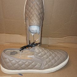 Cute Woman Casual Shoe Size 11
