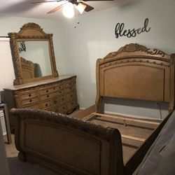 Queen Bedroom Set