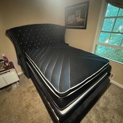 BRAND NEW QUEEN BED & 14" PILLOWTOP MATTRESS!! DELIVERY AVAILABLE!!
