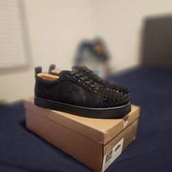 Christian Louboutin Red Bottoms (SIZE 9)