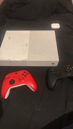 Xbox One digital Console with Controllers