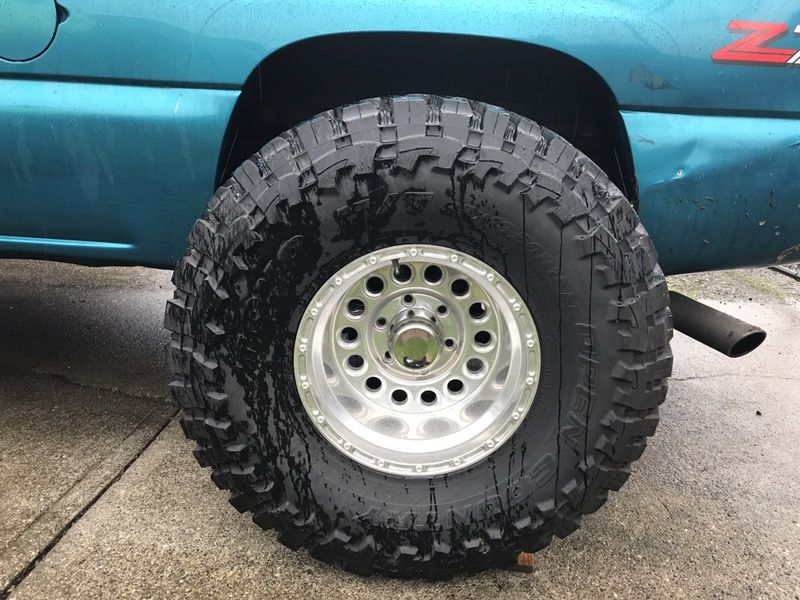 Toyo open country 6 lug rims and tires