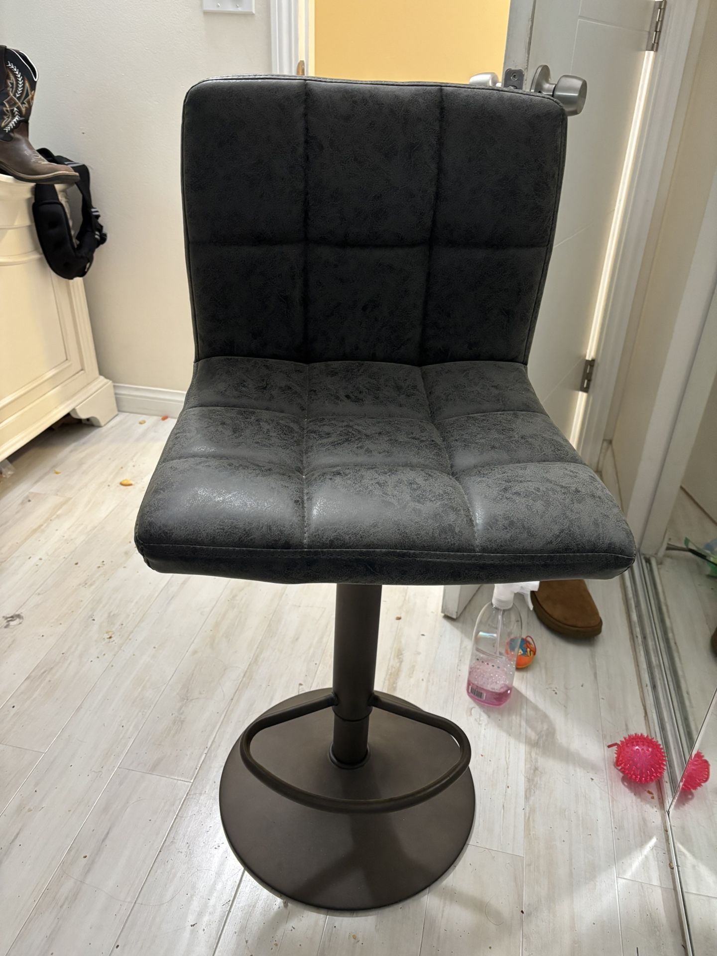 Vanity/Desk Chair