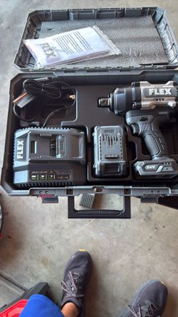 Flex 3/4 High-Torque Impact Wrench Kit