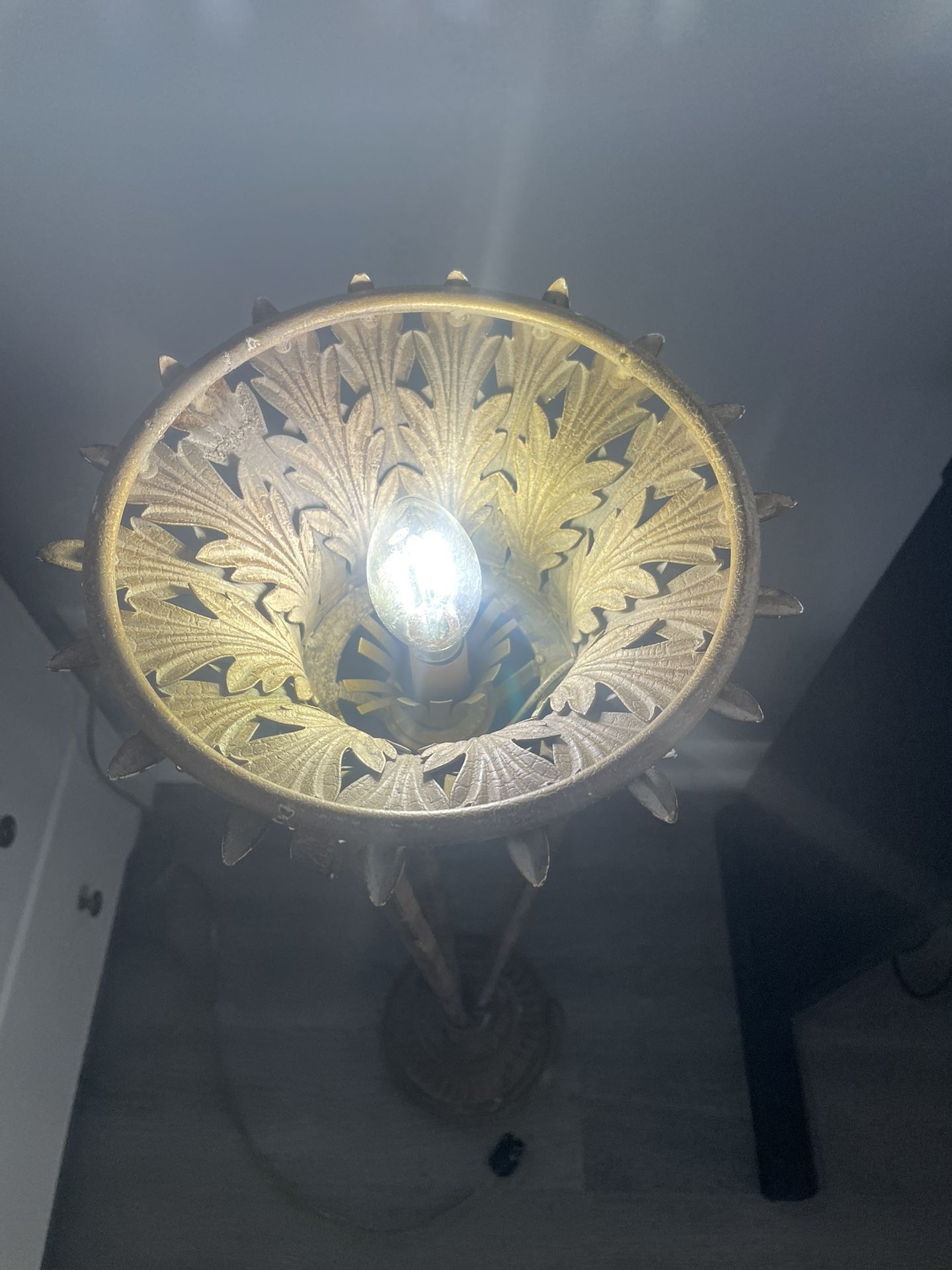 Lamp Standup cast-iron lamp